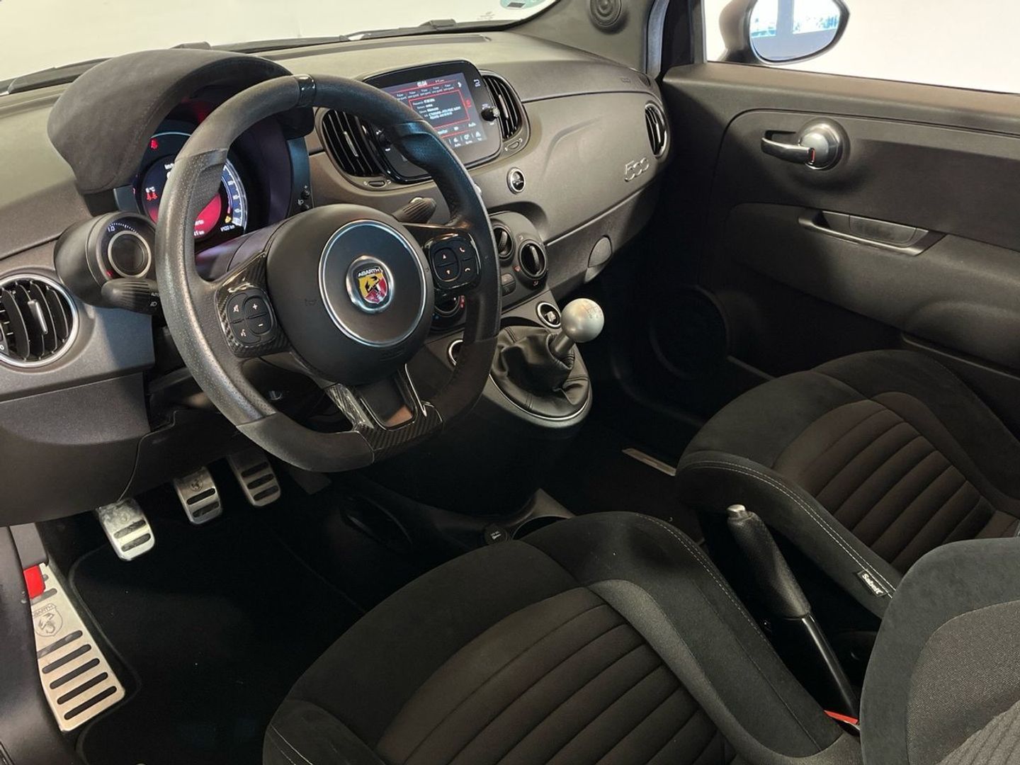 Abarth 500 1.4 16v T-Jet 695 132 kW (180 CV)