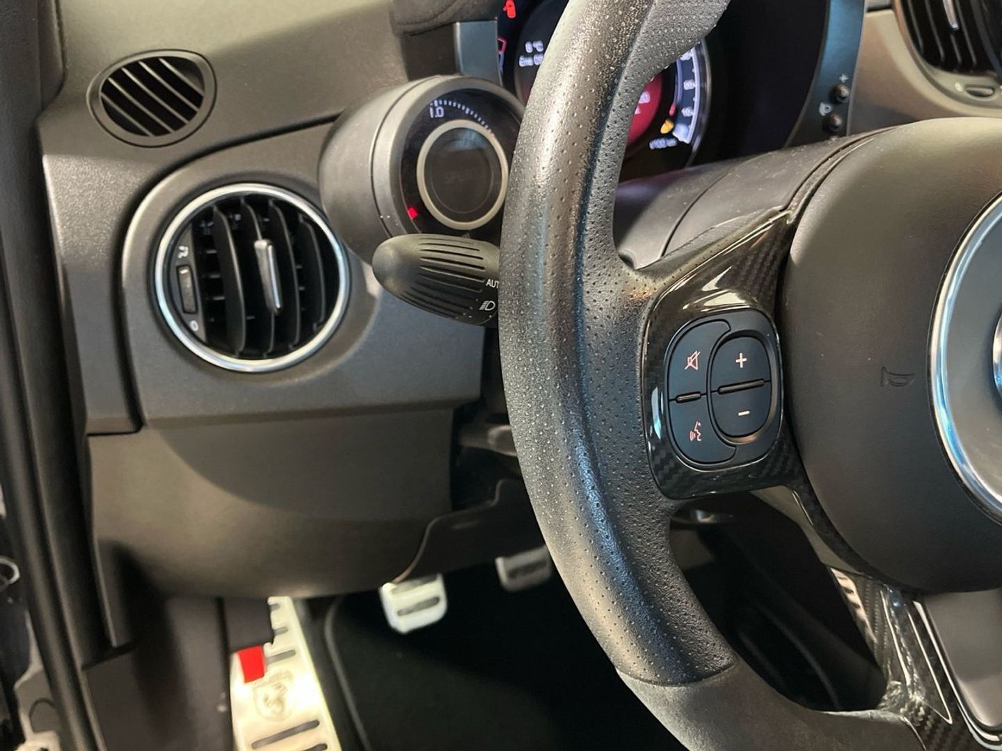 Abarth 500 1.4 16v T-Jet 695 132 kW (180 CV)
