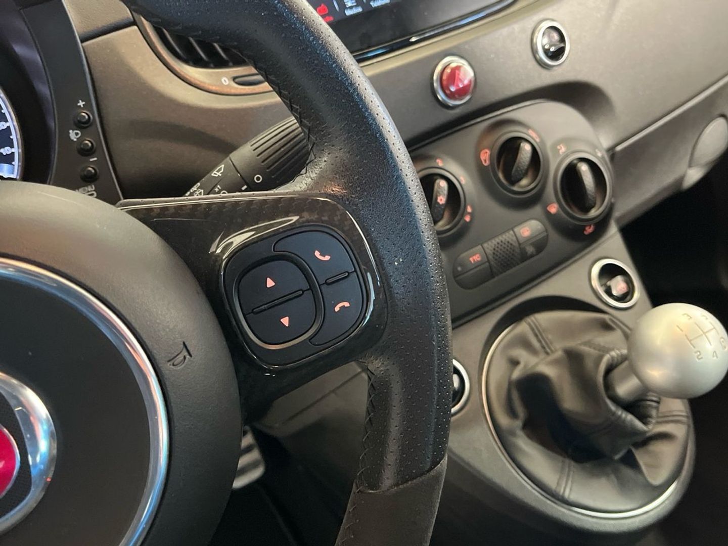 Abarth 500 1.4 16v T-Jet 695 132 kW (180 CV)