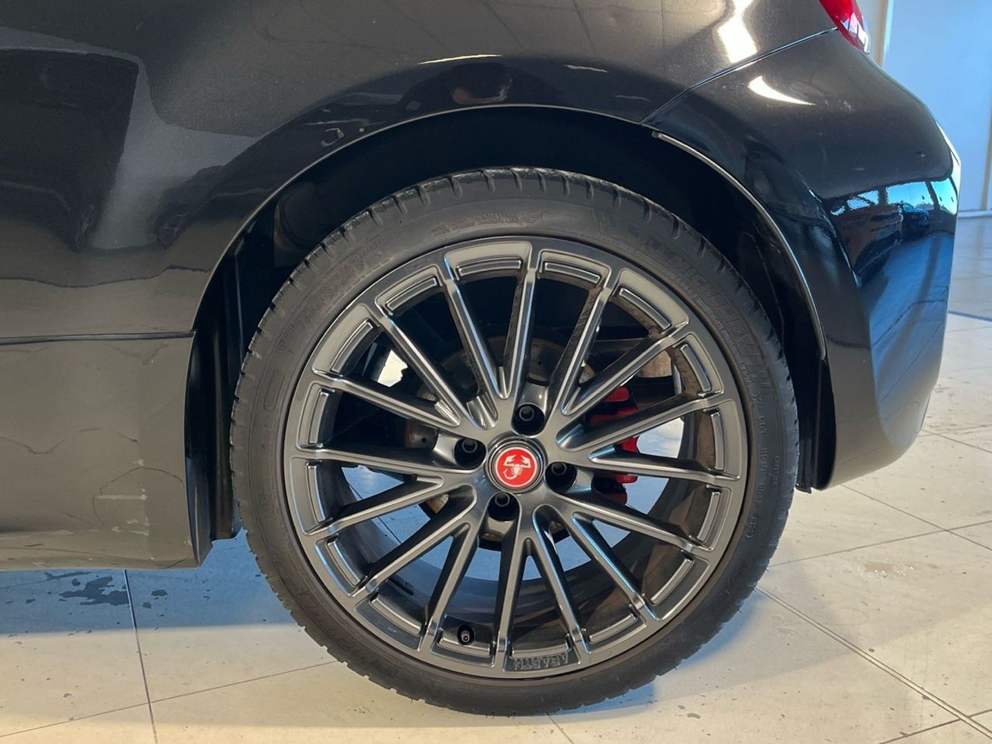 Abarth 500 1.4 16v T-Jet 695 132 kW (180 CV)