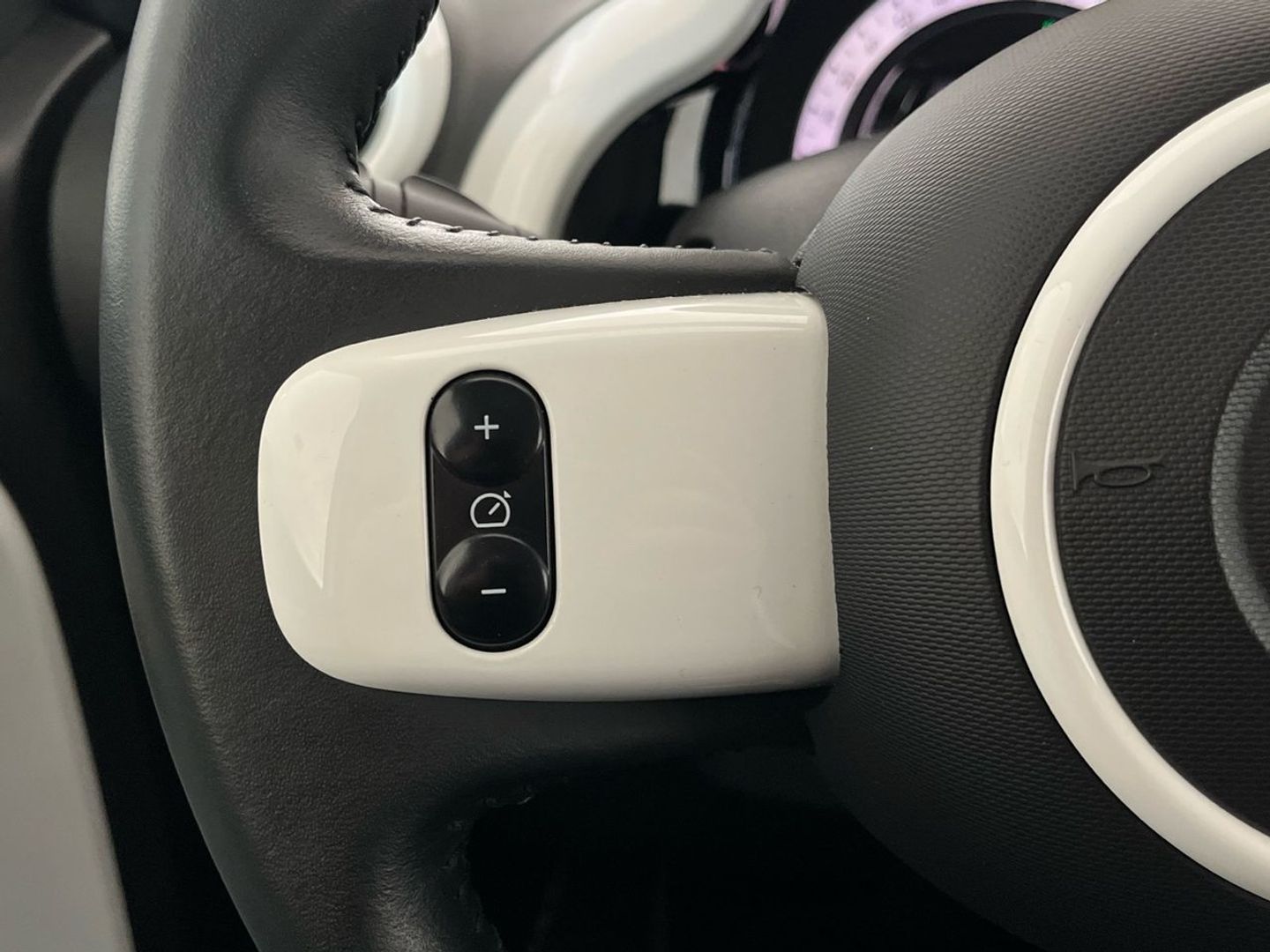Renault Twingo Vibes R80 batería 20kWh 60 kW (82 CV)