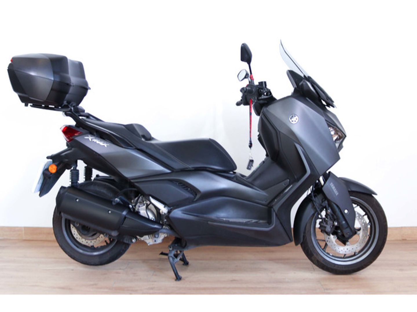 Yamaha X-Max 300 Gris oscuro Motorcycle