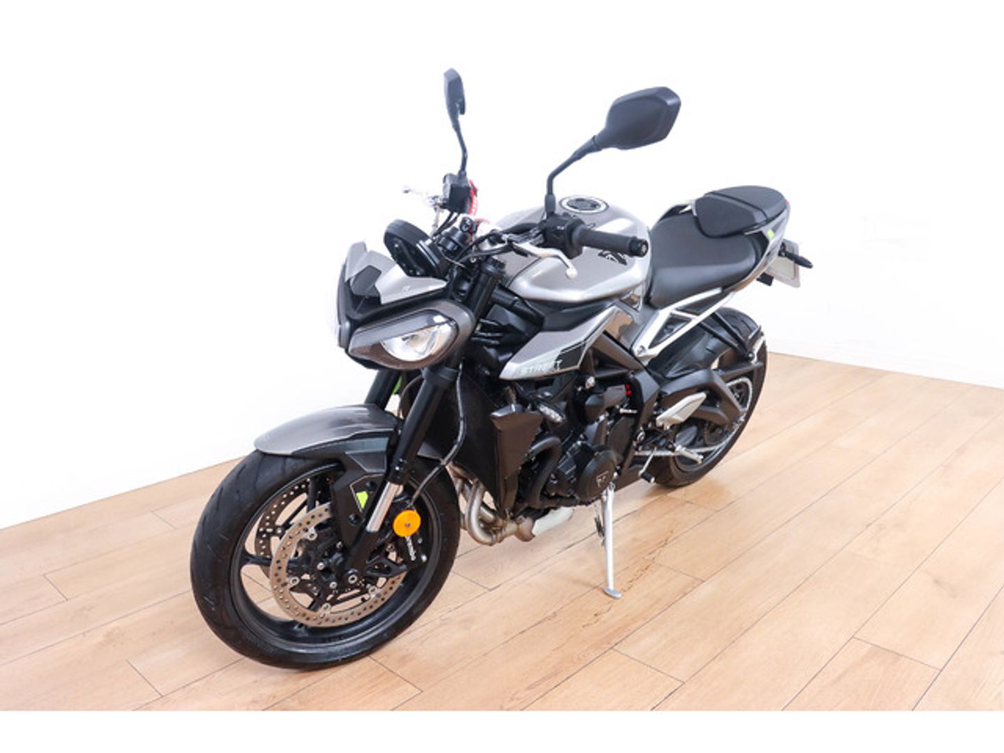 Triumph Street Triple 765 R