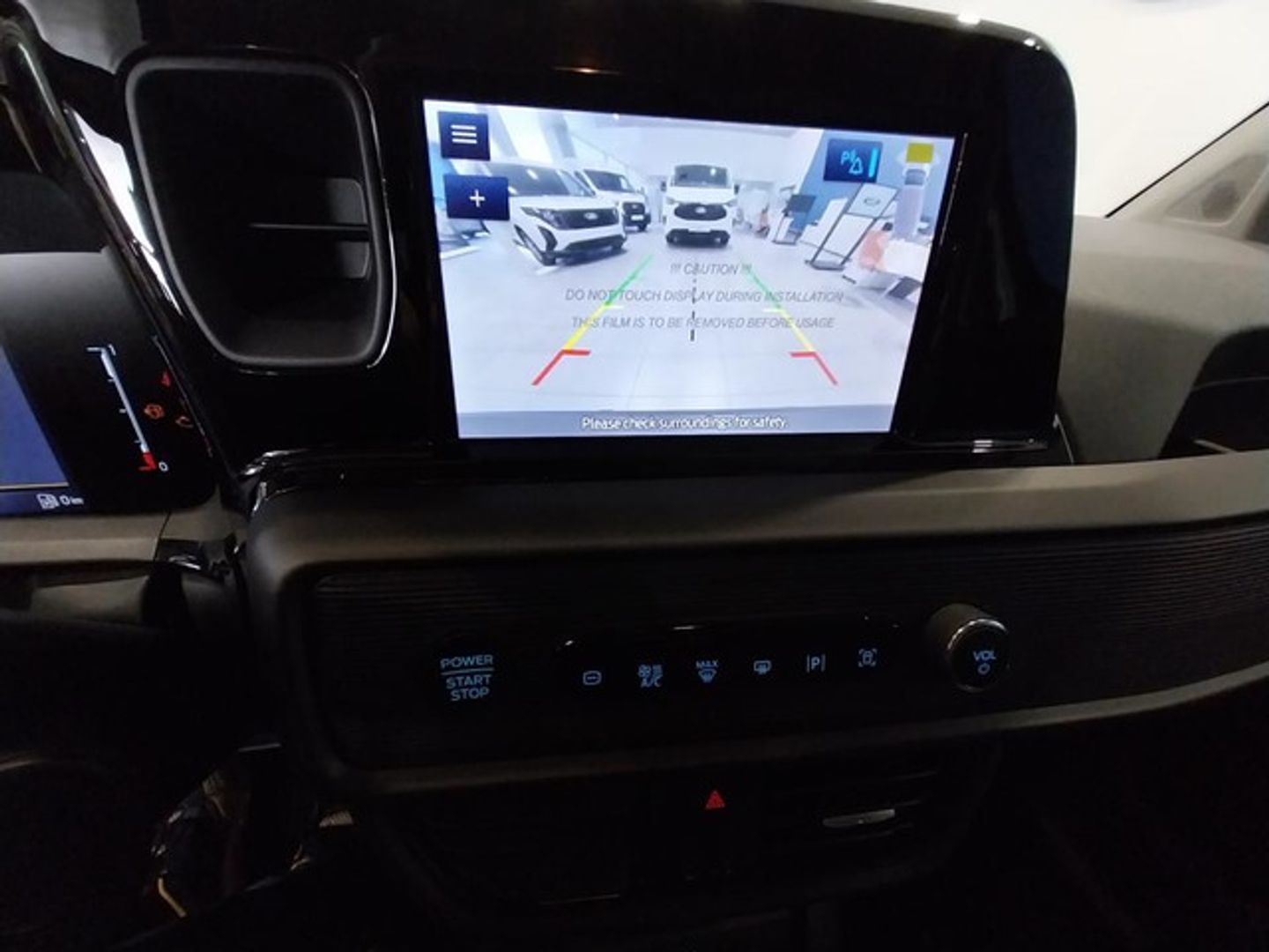 Ford Tourneo Courier 1.0 Ecoboost Titanium