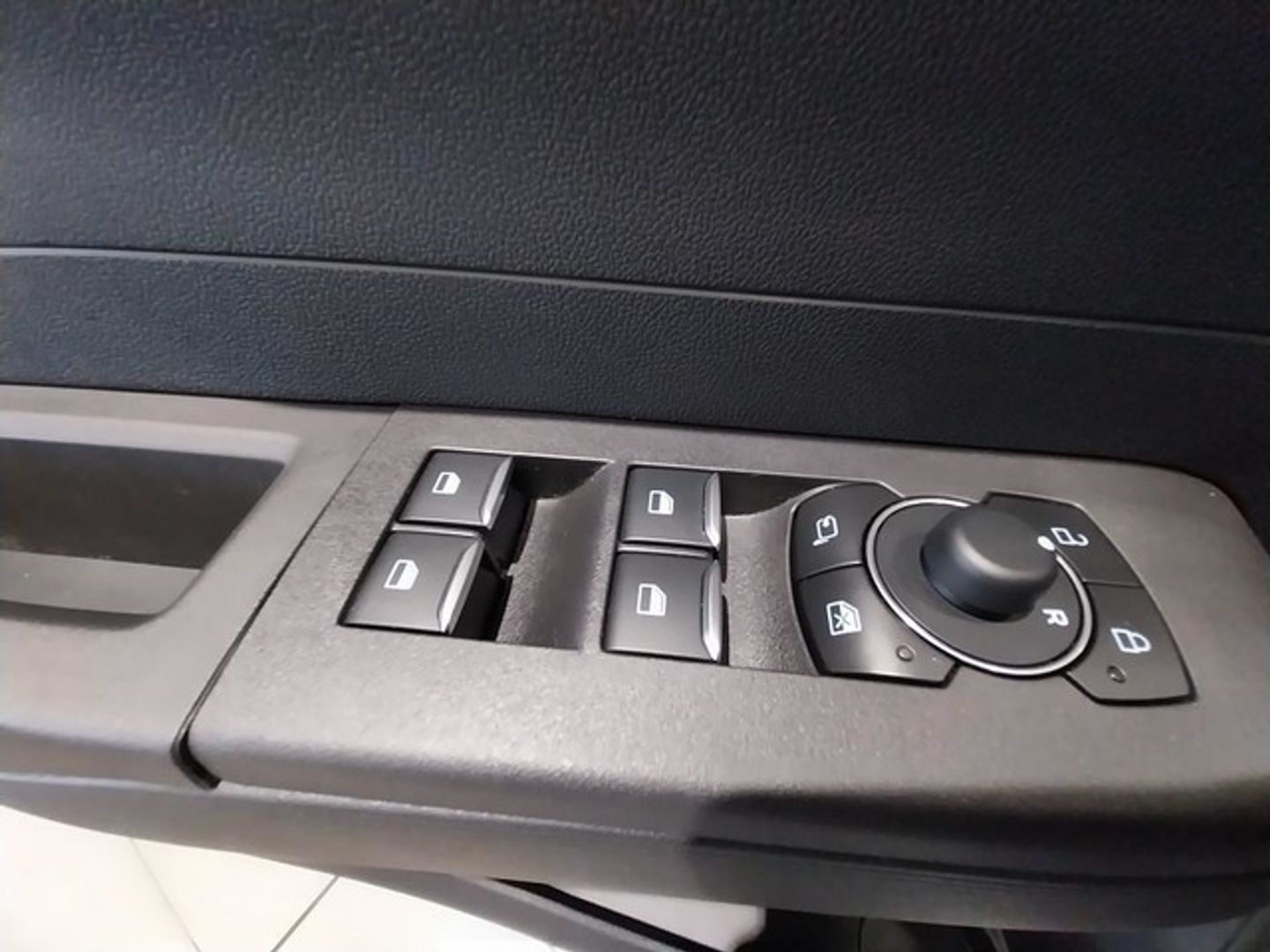 Ford Tourneo Courier 1.0 Ecoboost Titanium