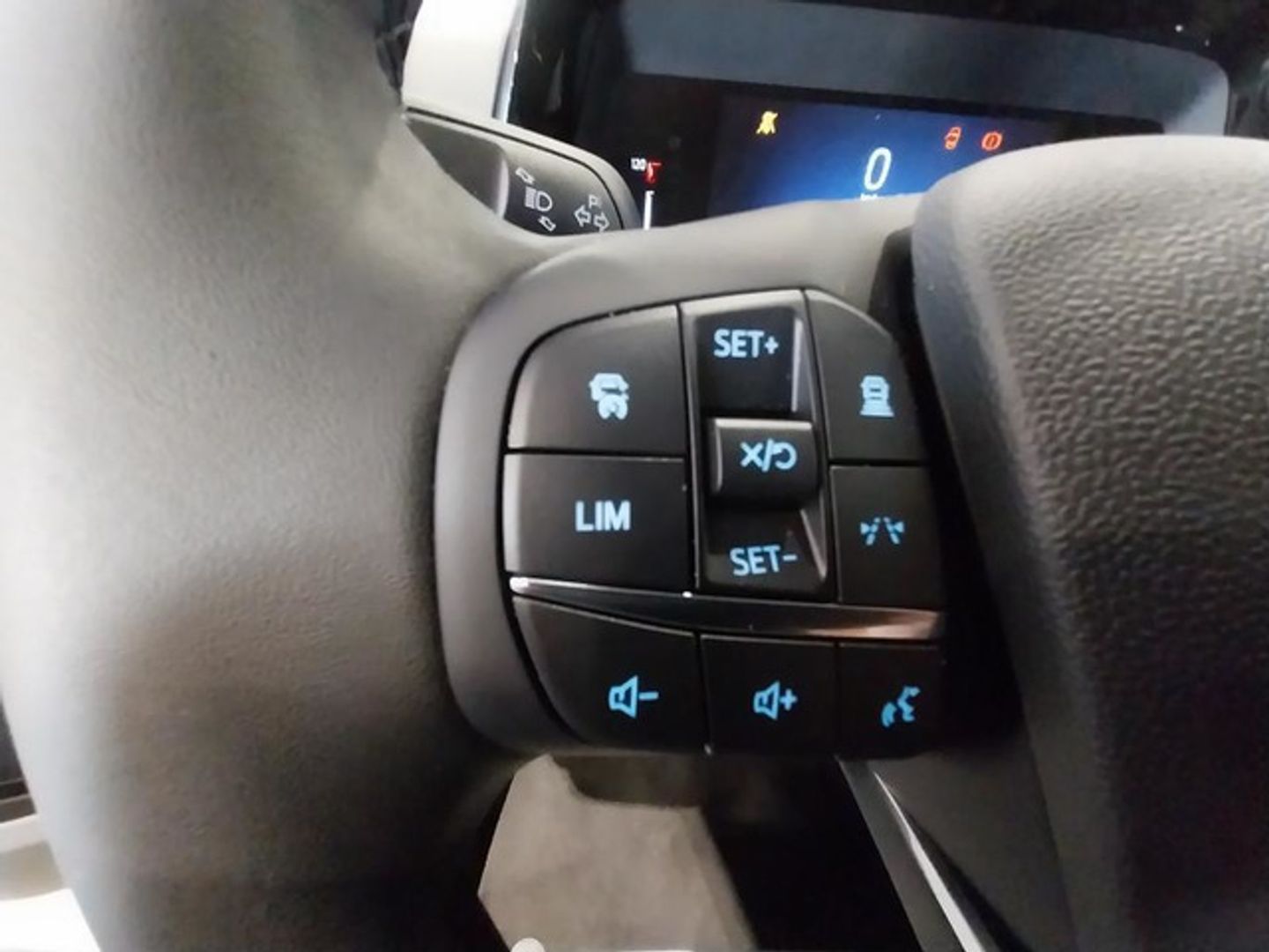 Ford Tourneo Courier 1.0 Ecoboost Titanium