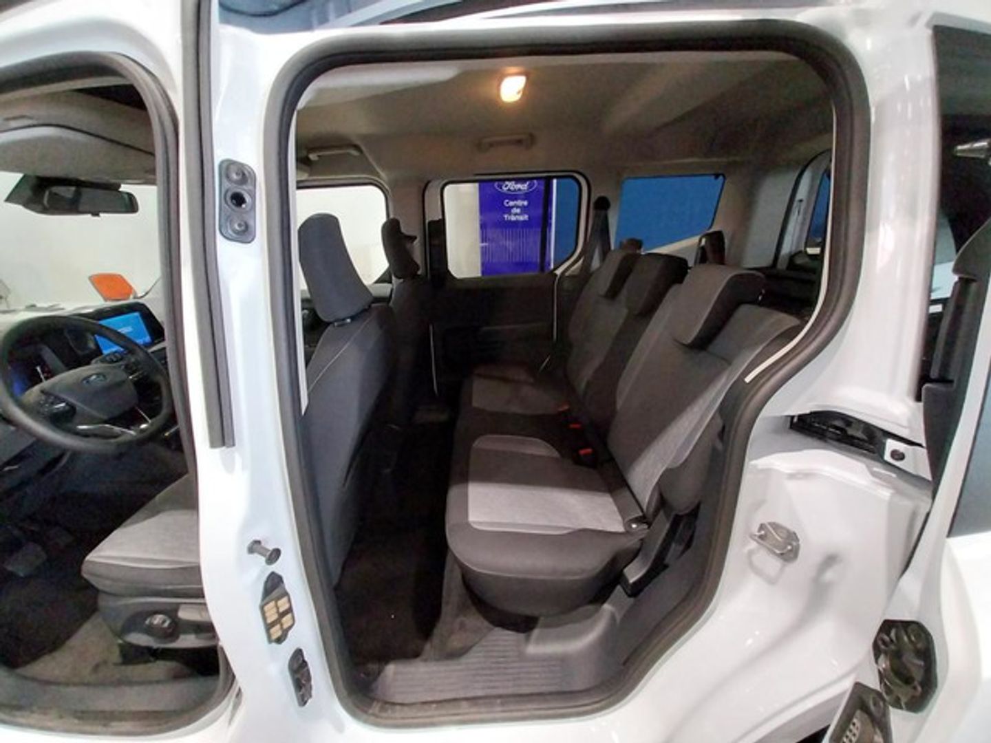 Ford Tourneo Courier 1.0 Ecoboost Titanium