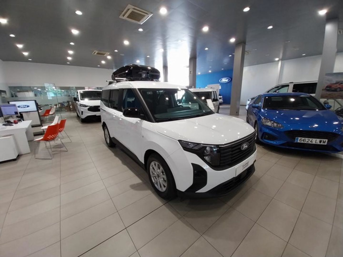 Ford Tourneo Courier 1.0 Ecoboost Titanium