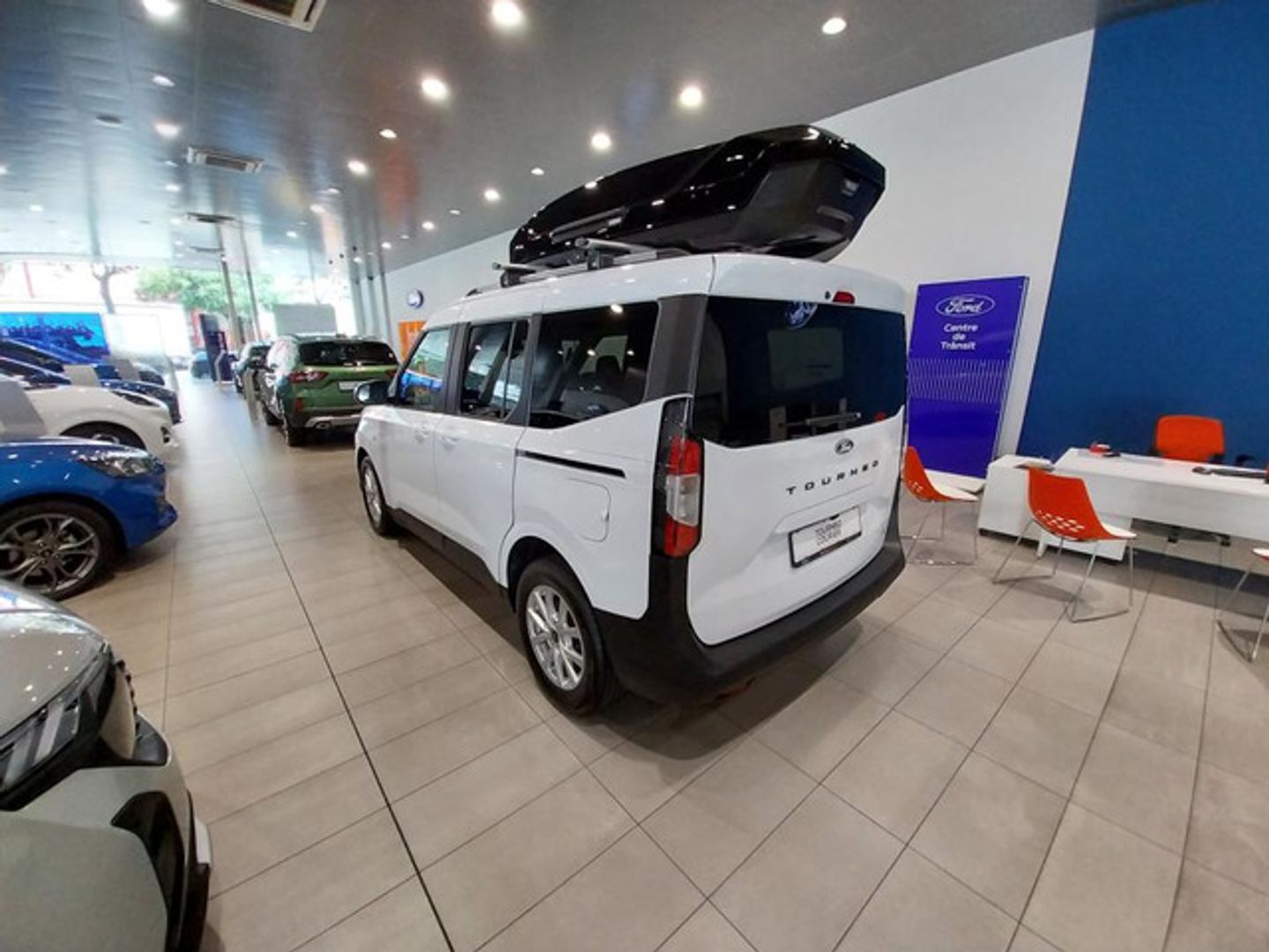 Ford Tourneo Courier 1.0 Ecoboost Titanium
