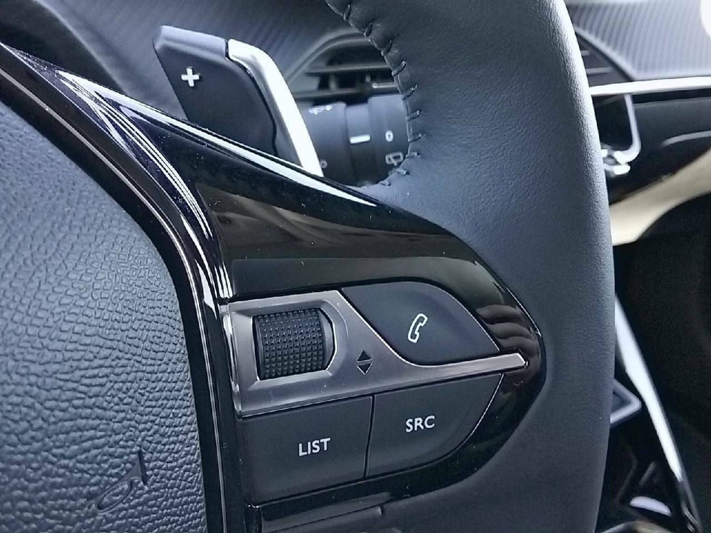 Peugeot 208 Allure Hybrid eDCS6 75 kW (100 CV)