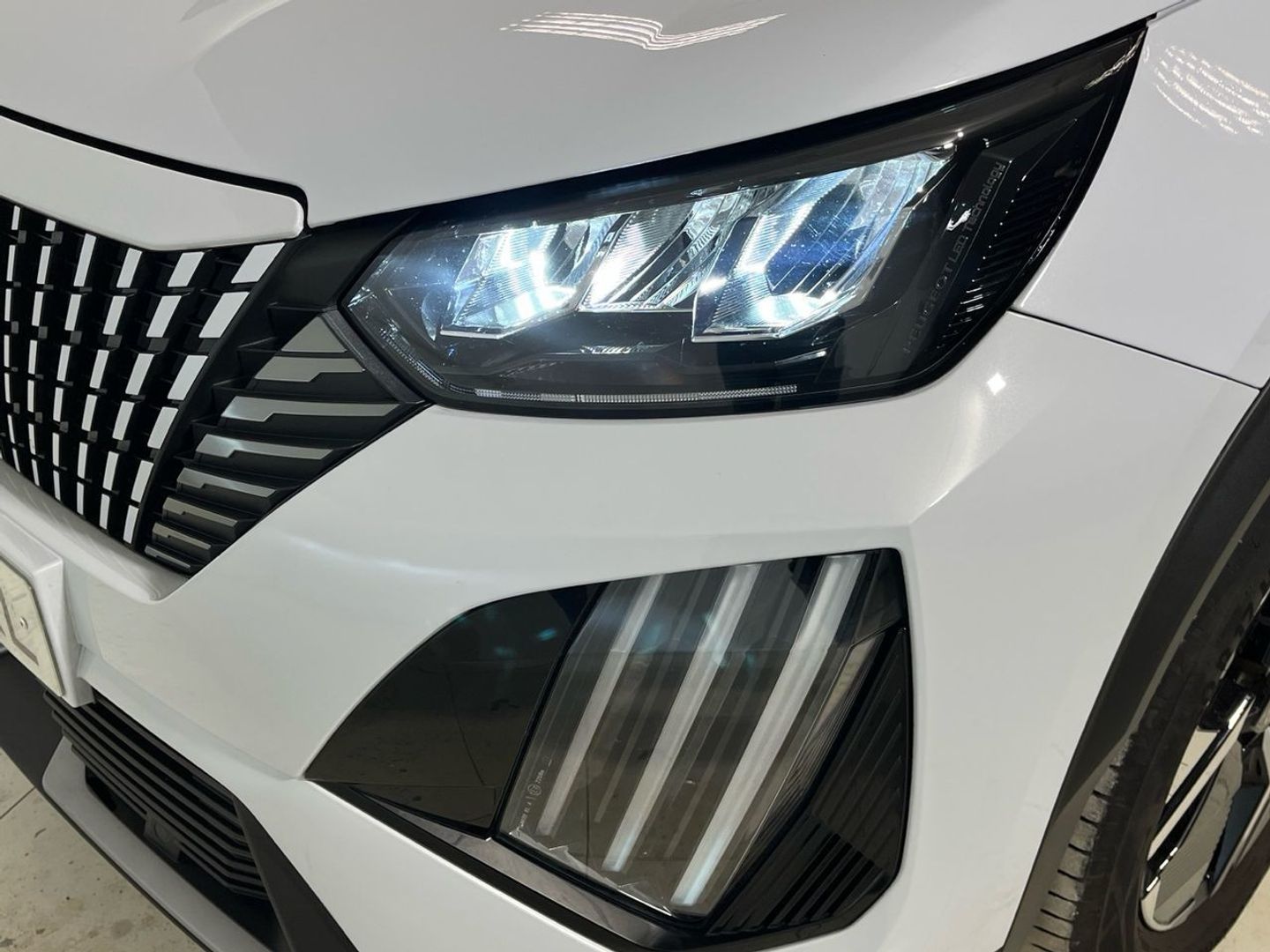Peugeot 2008 PureTech 100 S&S Allure 75 kW (100 CV)