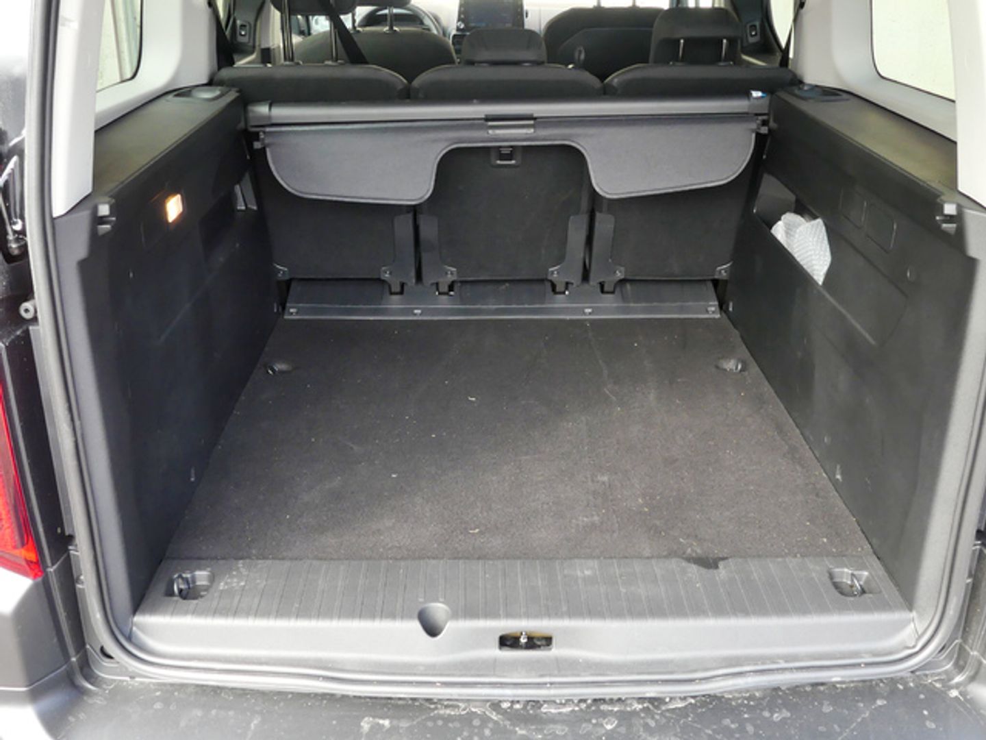 Citroen ë-Berlingo Shine Talla XL 50 kWh 100 kW (136 CV)