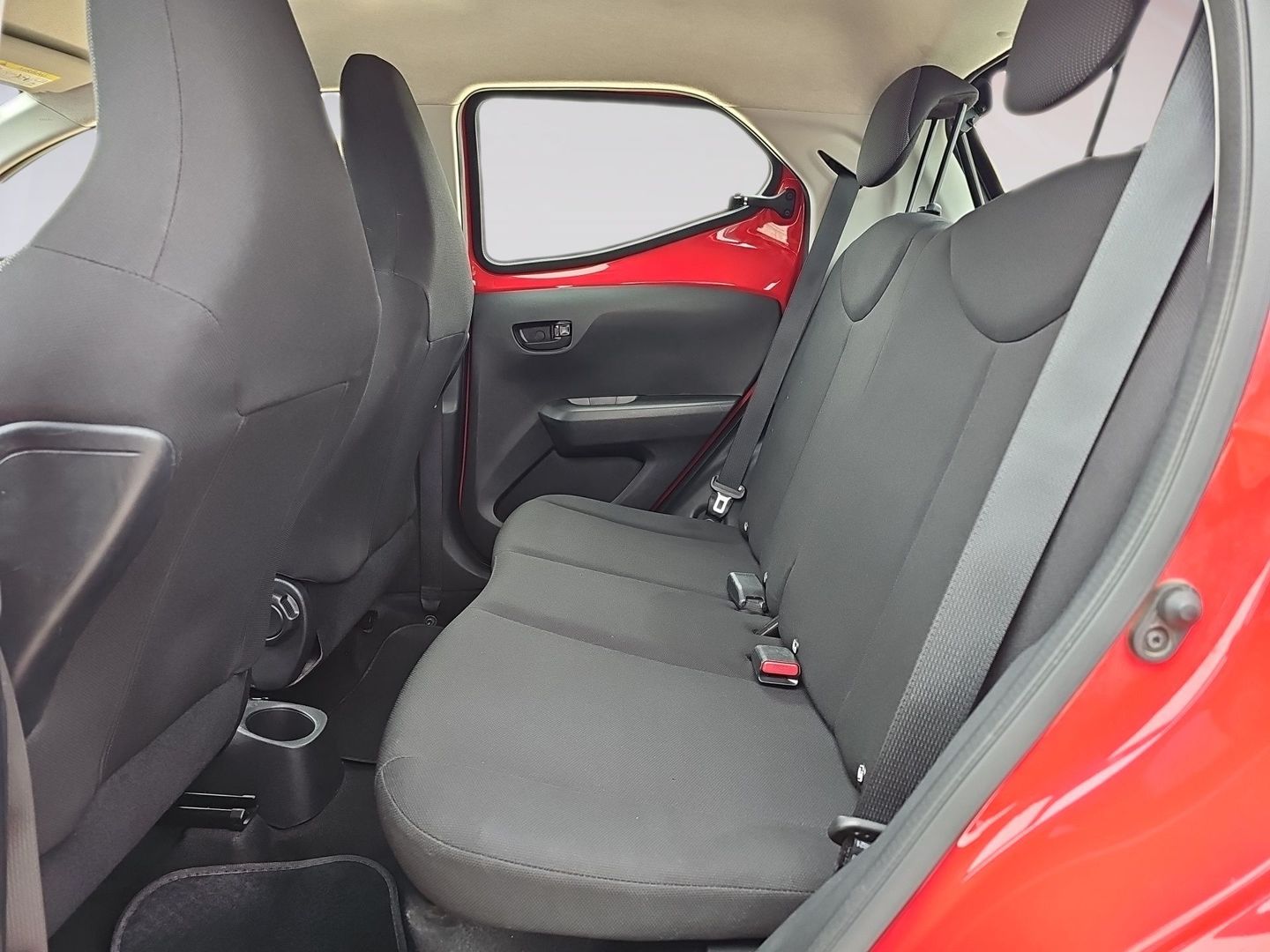Toyota Aygo 1.0 70 x-play 53 kW (72 CV)
