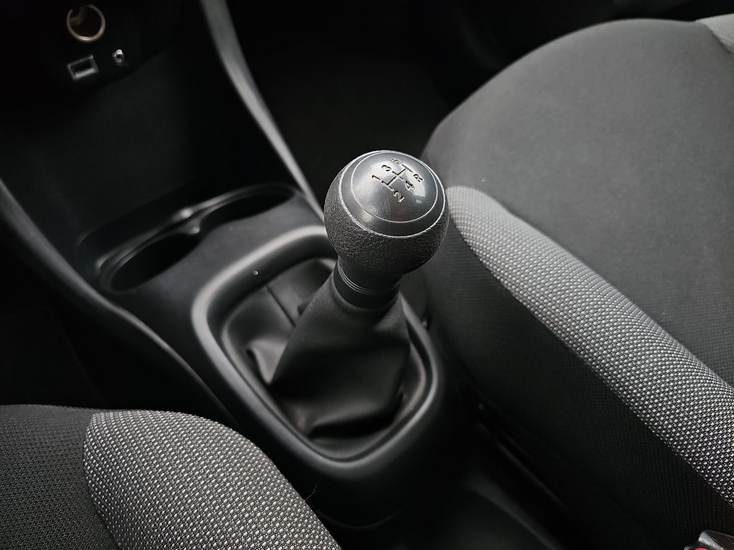 Toyota Aygo 1.0 70 x-play 53 kW (72 CV)