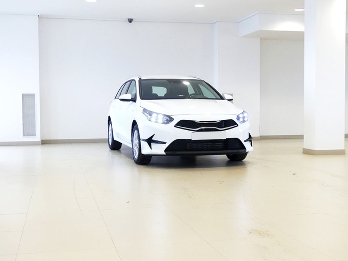 Kia Ceed Tourer 1.6 MHEV iMT Concept 100 kW (136 CV)