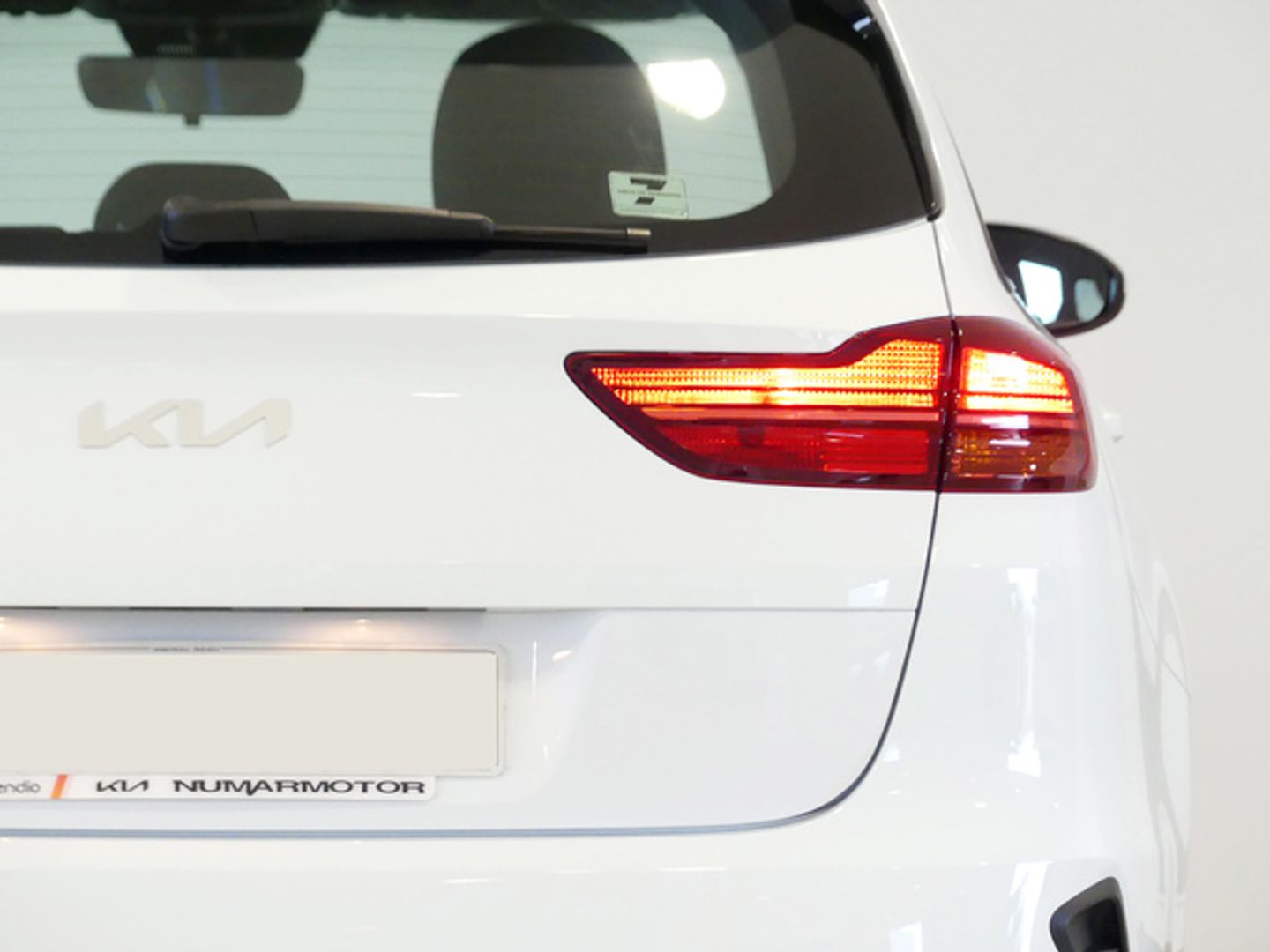 Kia Ceed Tourer 1.6 MHEV iMT Concept 100 kW (136 CV)