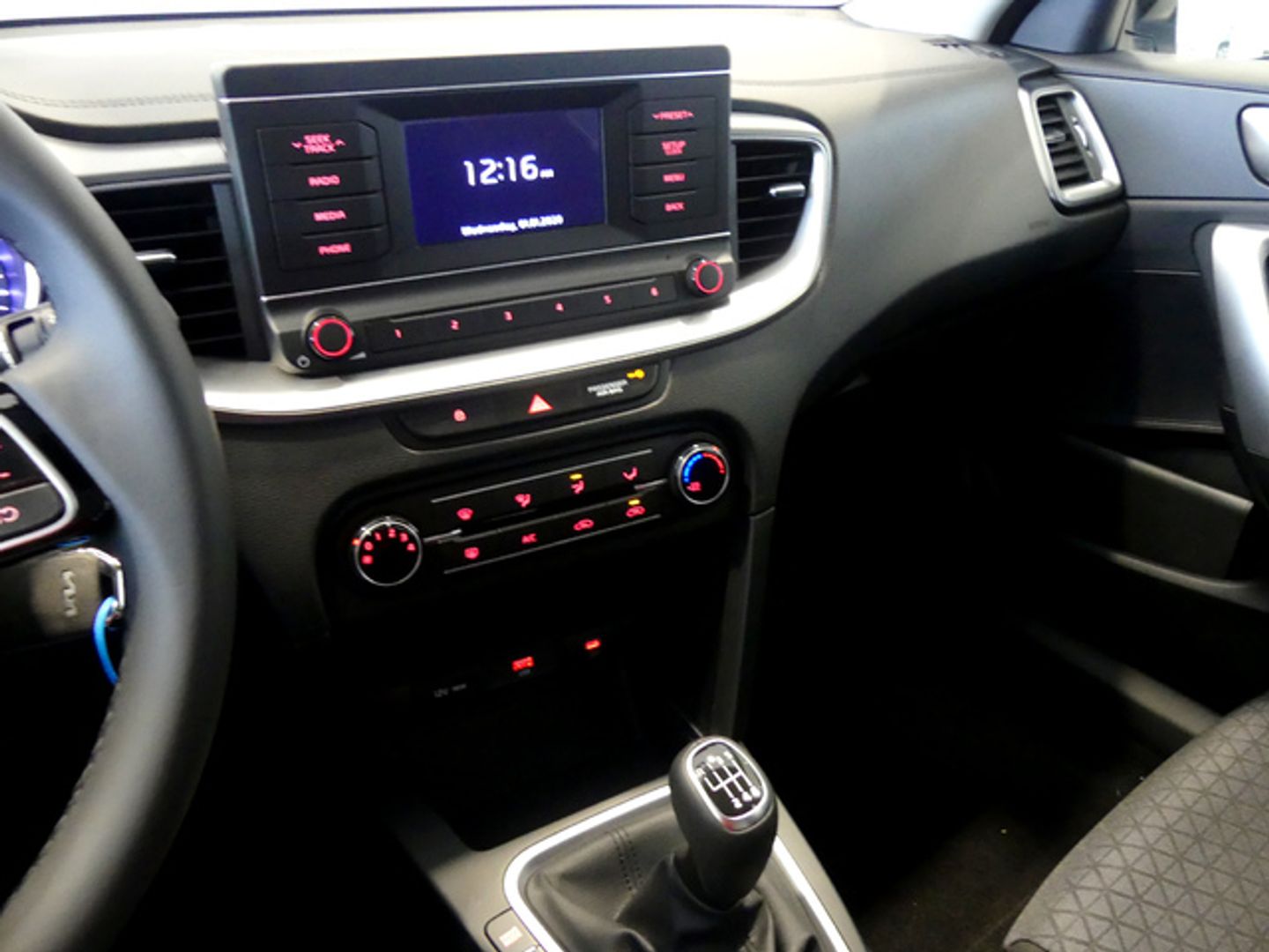 Kia Ceed Tourer 1.6 MHEV iMT Concept 100 kW (136 CV)