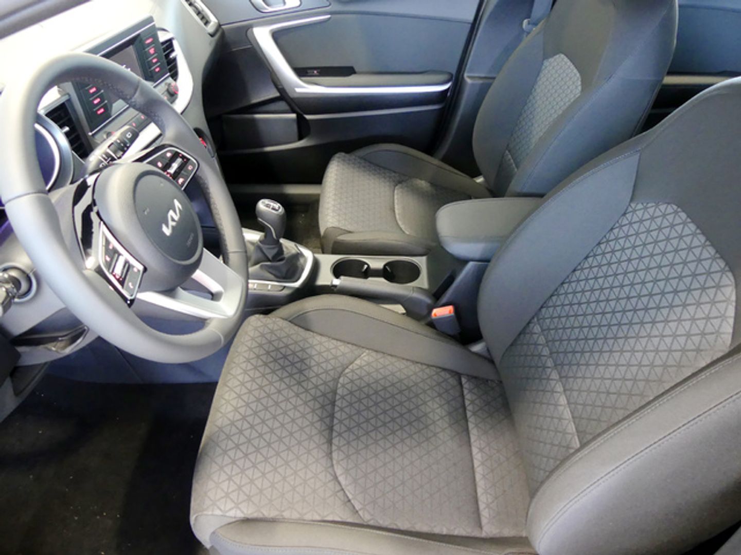 Kia Ceed Tourer 1.6 MHEV iMT Concept 100 kW (136 CV)