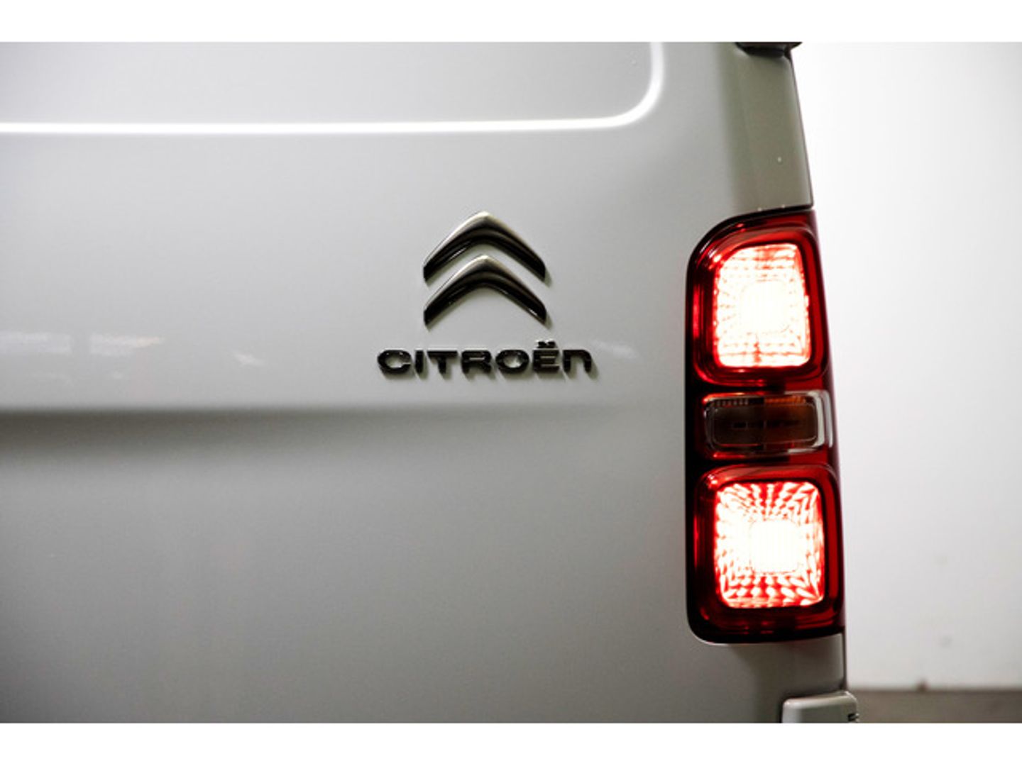 Citroen ë-Jumpy ë-Jumpy FurgónTalla M 50 KWh 100 kW (136 CV)