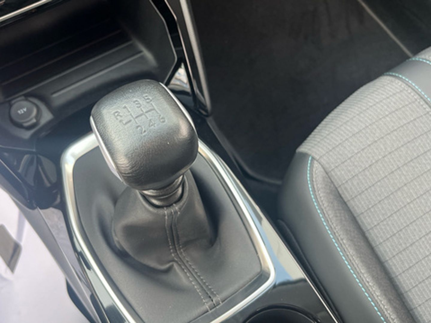 Peugeot 208 BlueHDi 100 Allure
