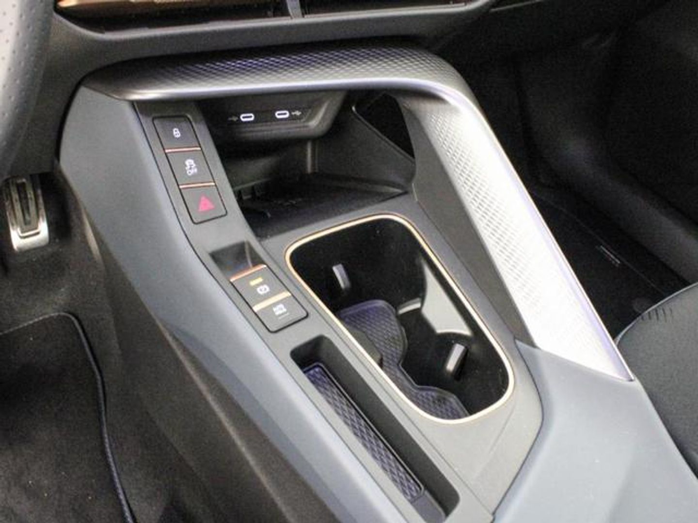 Cupra Terramar 1.5 TSI e-Hybrid -