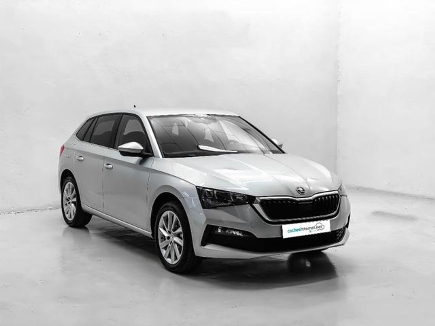 Skoda Scala 1.0 TSI Ambition Gris Plata Compact