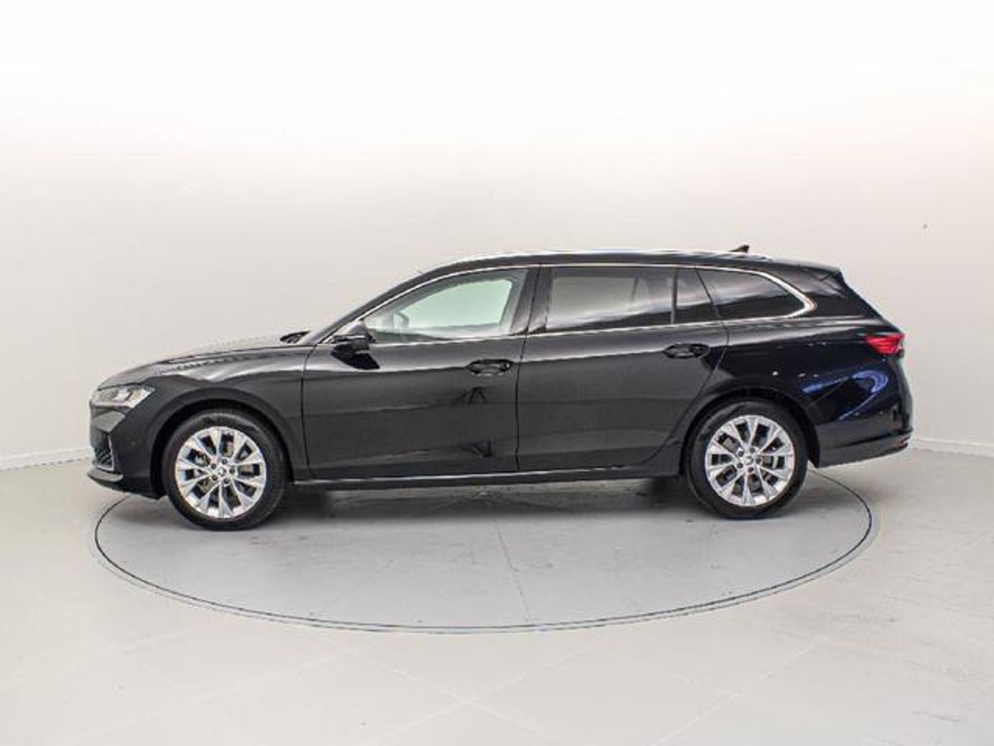Skoda Superb Combi 1.5 TSI m-HEV Selection DSG 110 kW (150 CV)