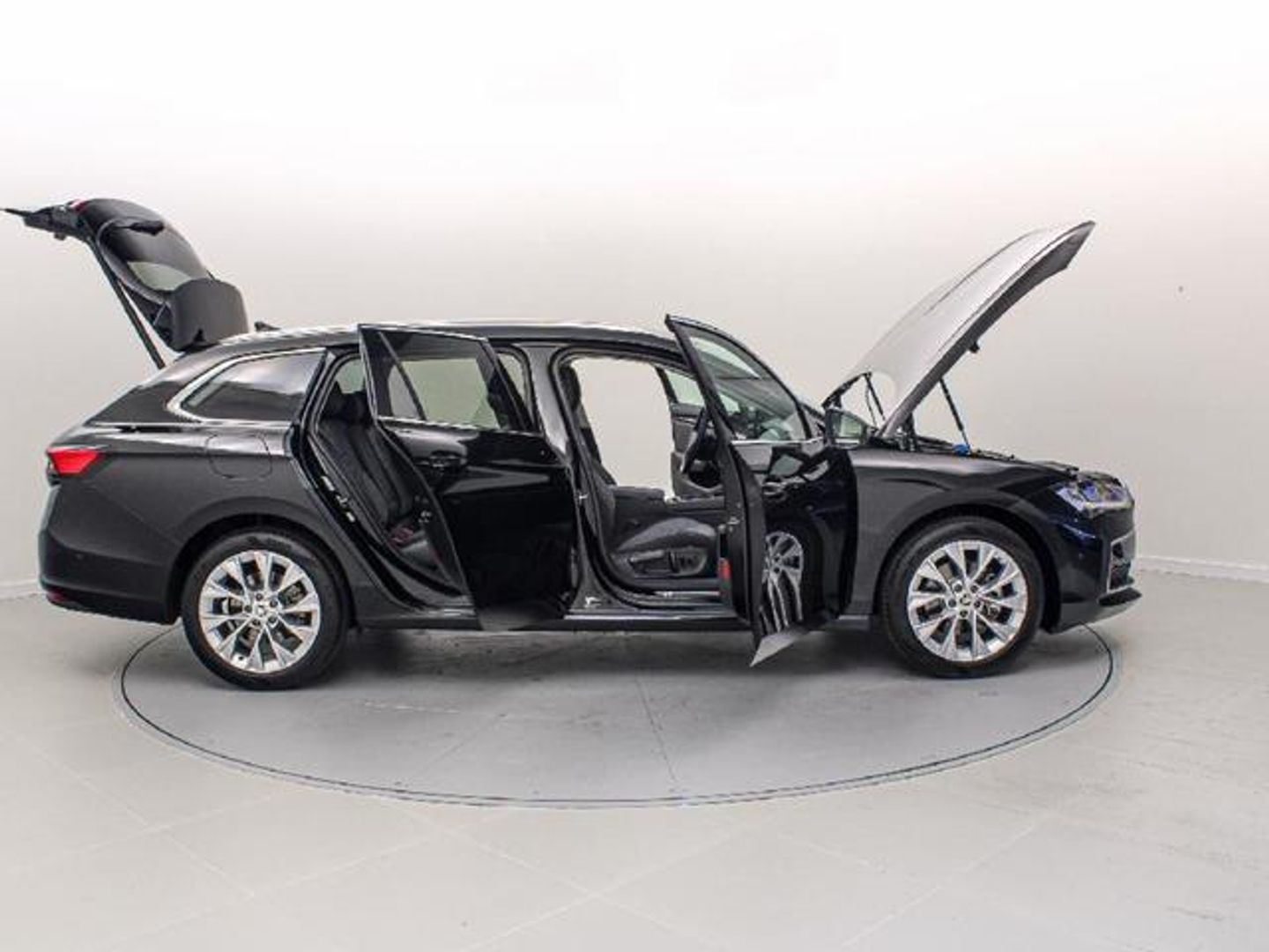 Skoda Superb Combi 1.5 TSI m-HEV Selection DSG 110 kW (150 CV)