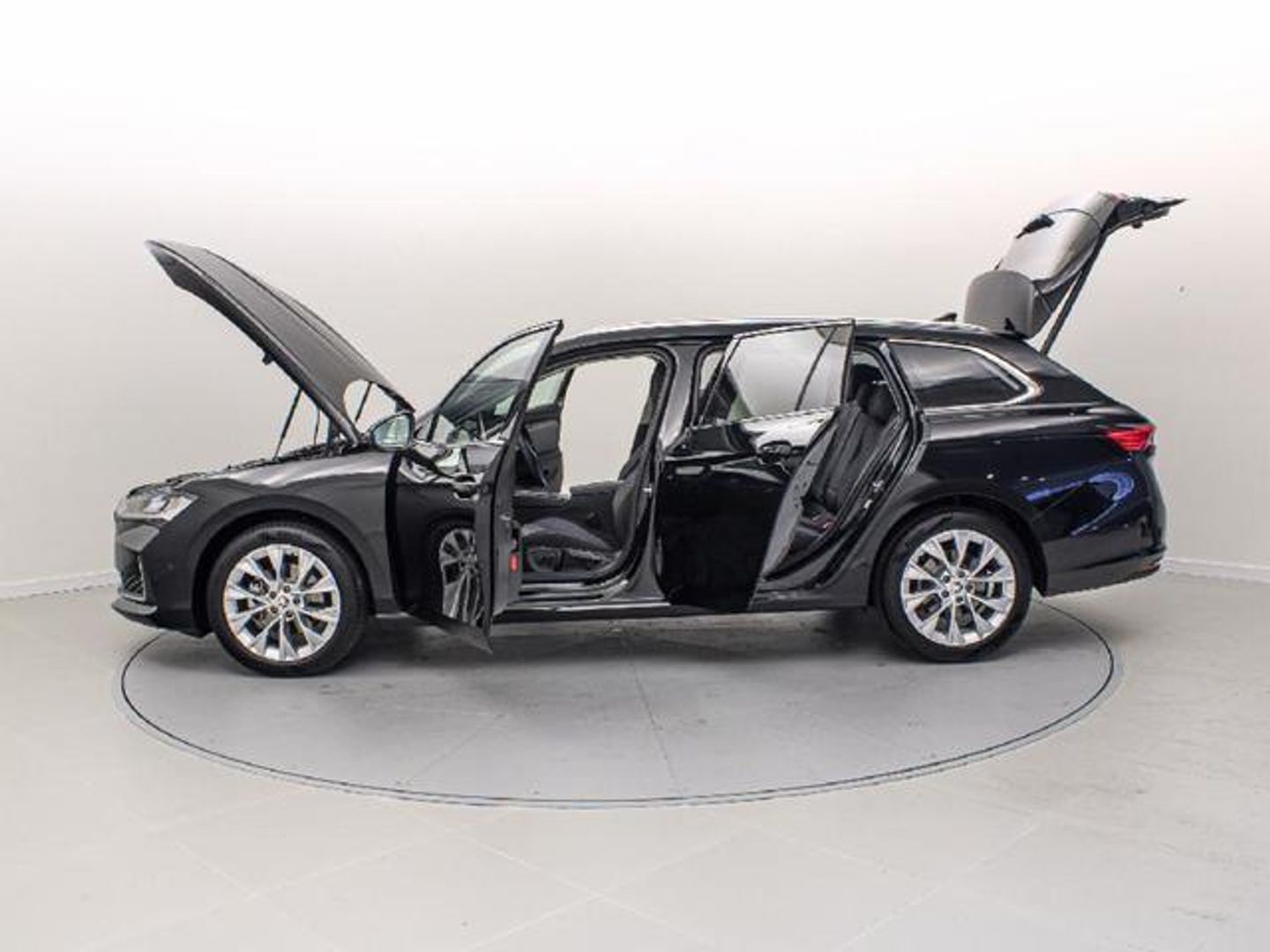 Skoda Superb Combi 1.5 TSI m-HEV Selection DSG 110 kW (150 CV)