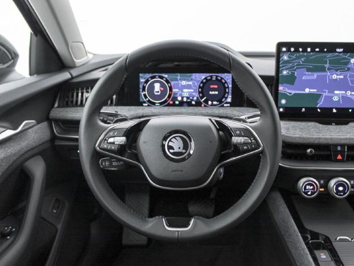 Skoda Superb Combi 1.5 TSI m-HEV Selection DSG 110 kW (150 CV)
