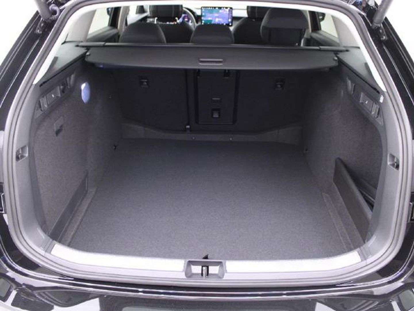 Skoda Superb Combi 1.5 TSI m-HEV Selection DSG 110 kW (150 CV)