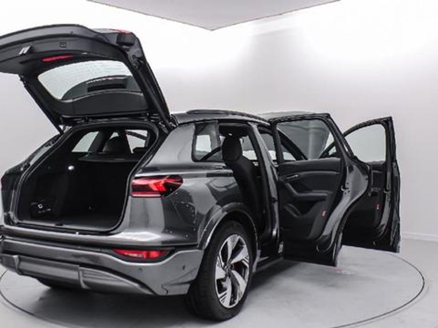 Audi Q6 e-tron S line S line