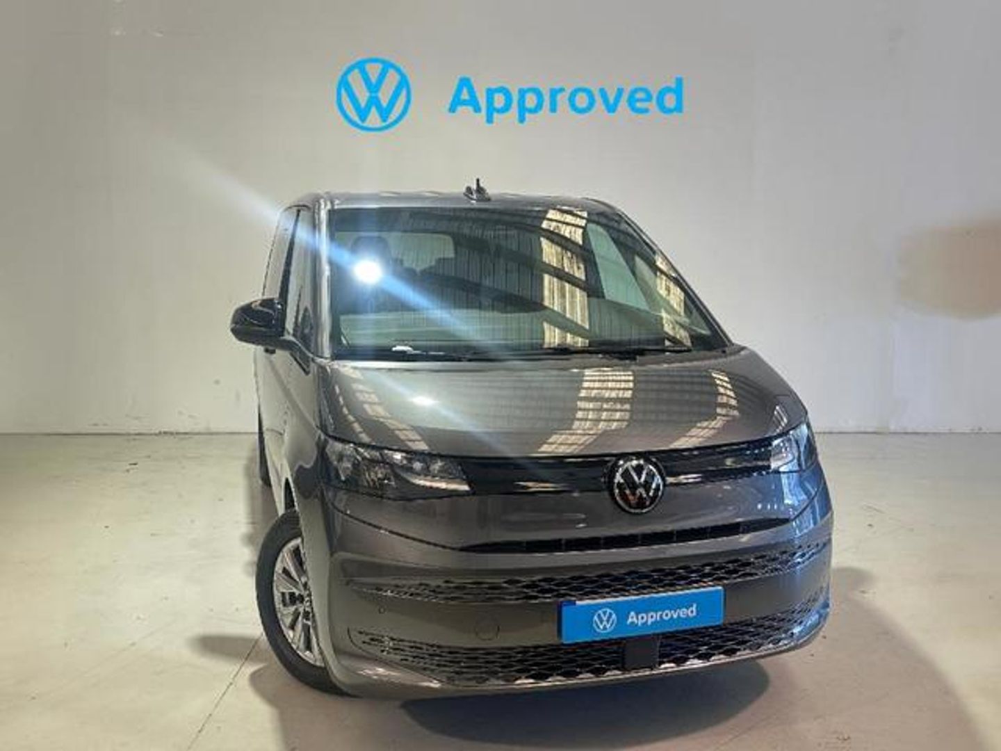 Volkswagen Multivan 1.4 TSI PHEV Batalla Corta Gris Minivan