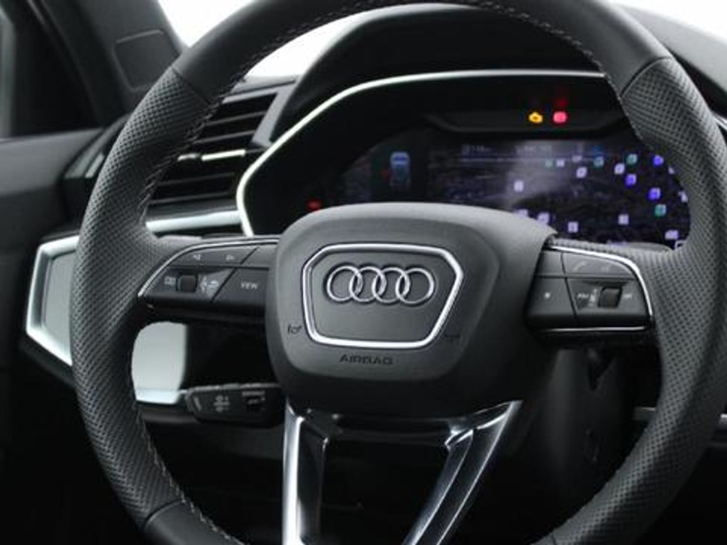 Audi Q3 35 TDI S line