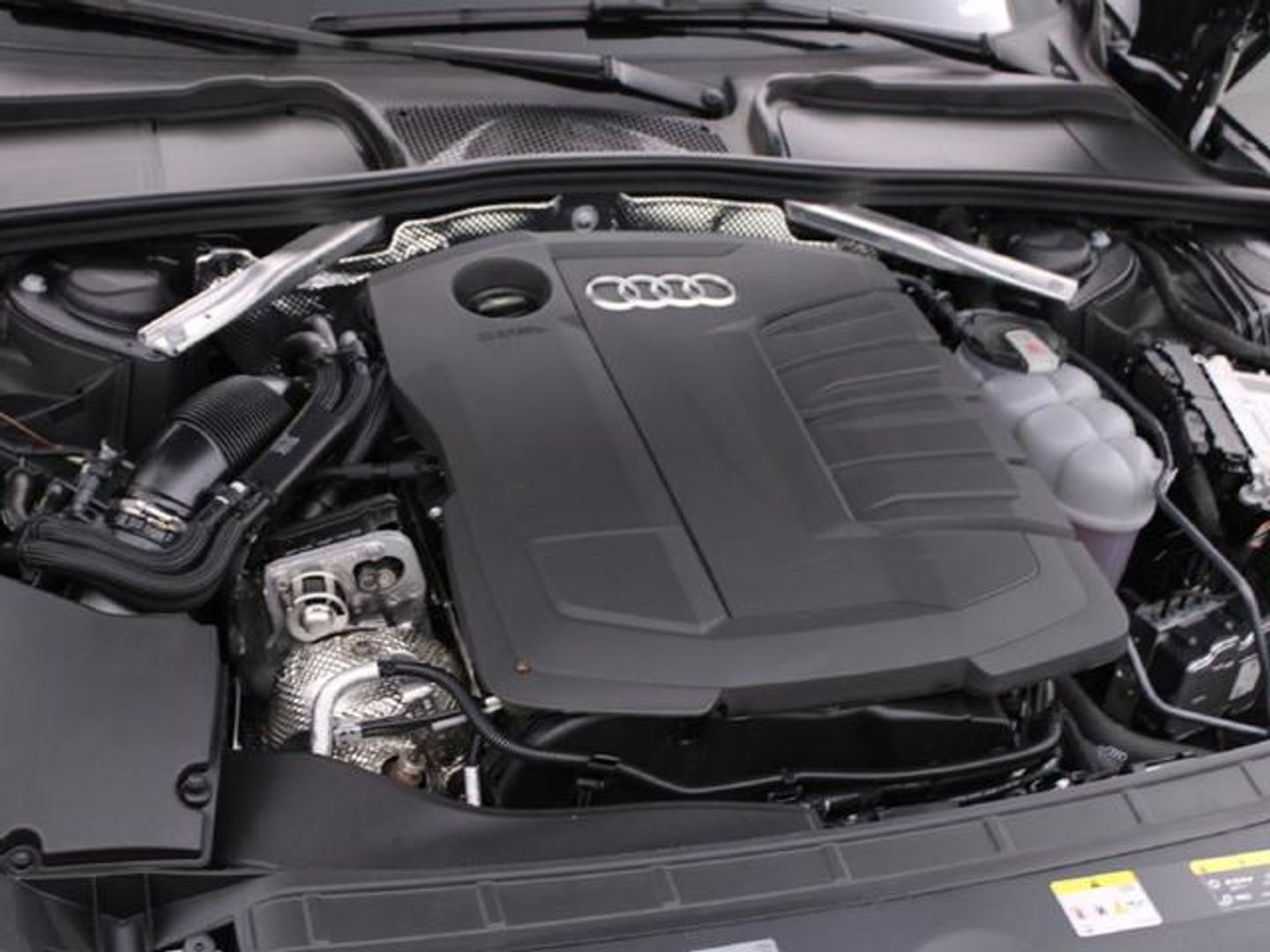 Audi A4 35 TDI S line