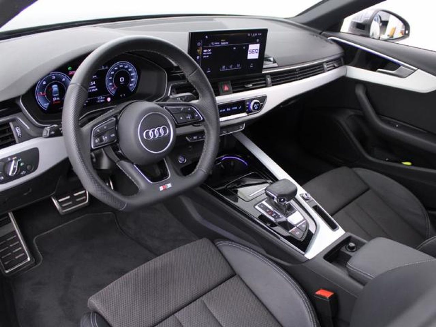 Audi A4 35 TDI S line