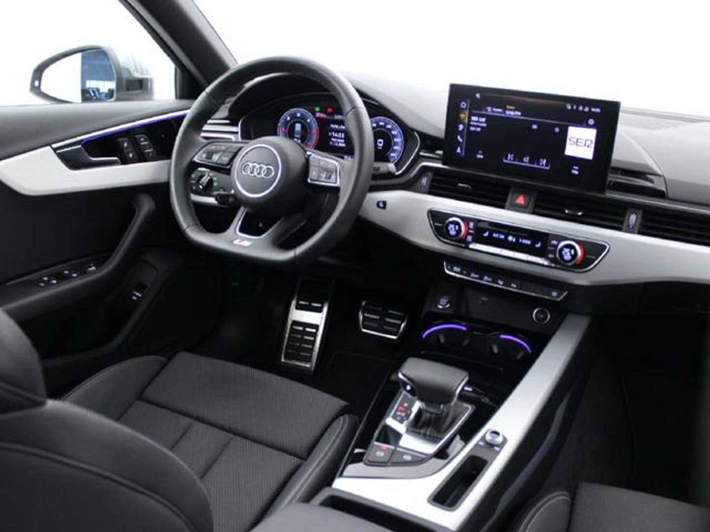 Audi A4 35 TDI S line