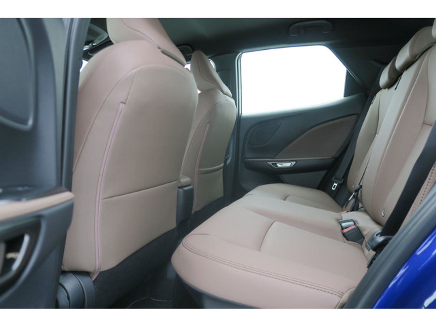 Lexus LBX 1.5 HEV Elegant Plus 100 kW (136 CV)