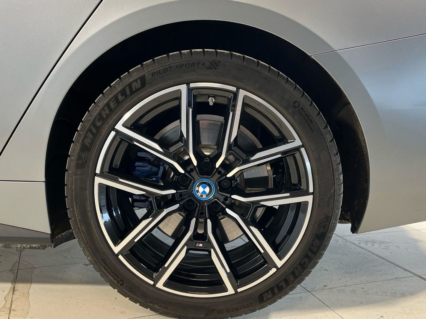 BMW i4 eDrive40 250 kW (340 CV)