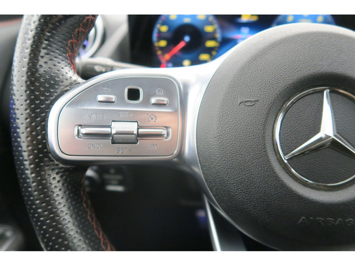 Mercedes-benz GLA 200 -