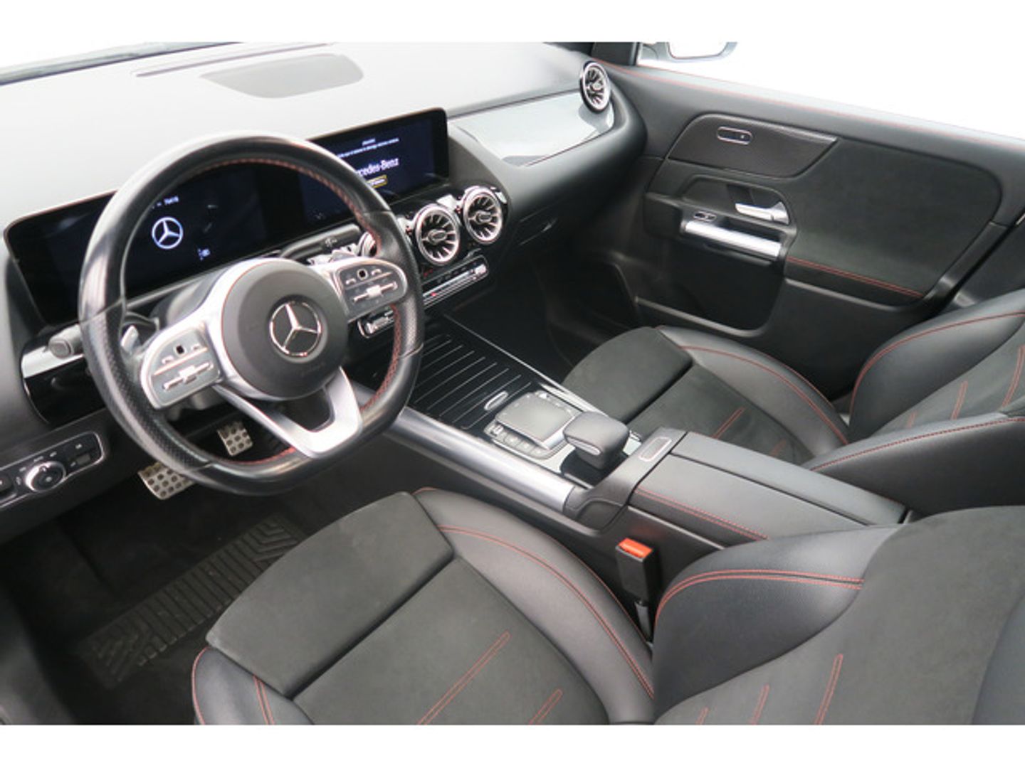 Mercedes-benz GLA 200 -