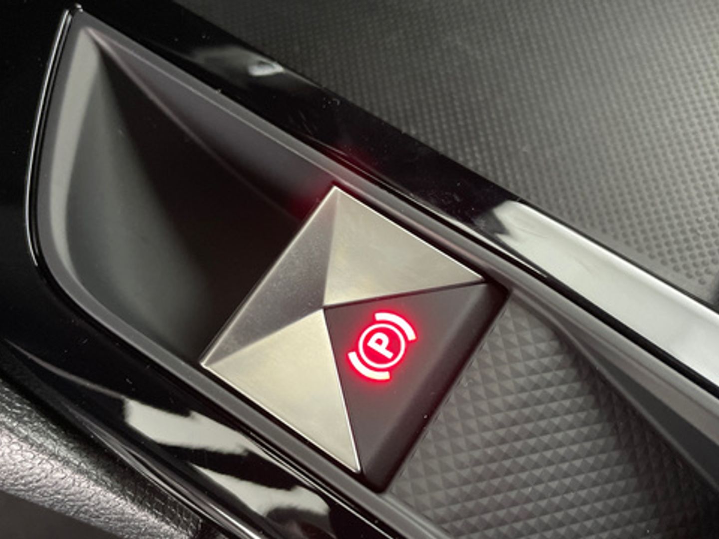 DS DS3 Crossback E-Tense 50 kW/h Performance Line 100 kW (136 CV)