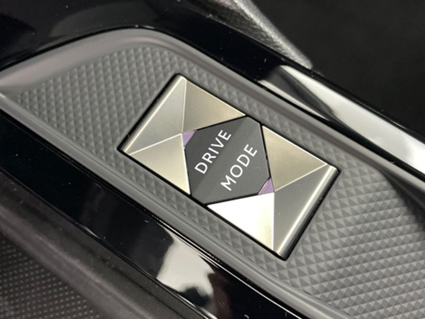 DS DS3 Crossback E-Tense 50 kW/h Performance Line 100 kW (136 CV)