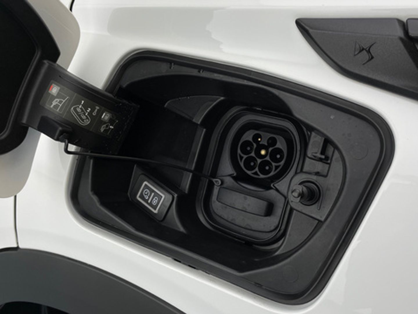 DS DS3 Crossback E-Tense 50 kW/h Performance Line 100 kW (136 CV)