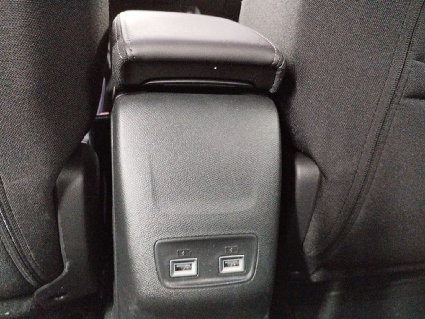 Peugeot e-2008 Eléctrico Allure Pack 100 kW (136 CV)