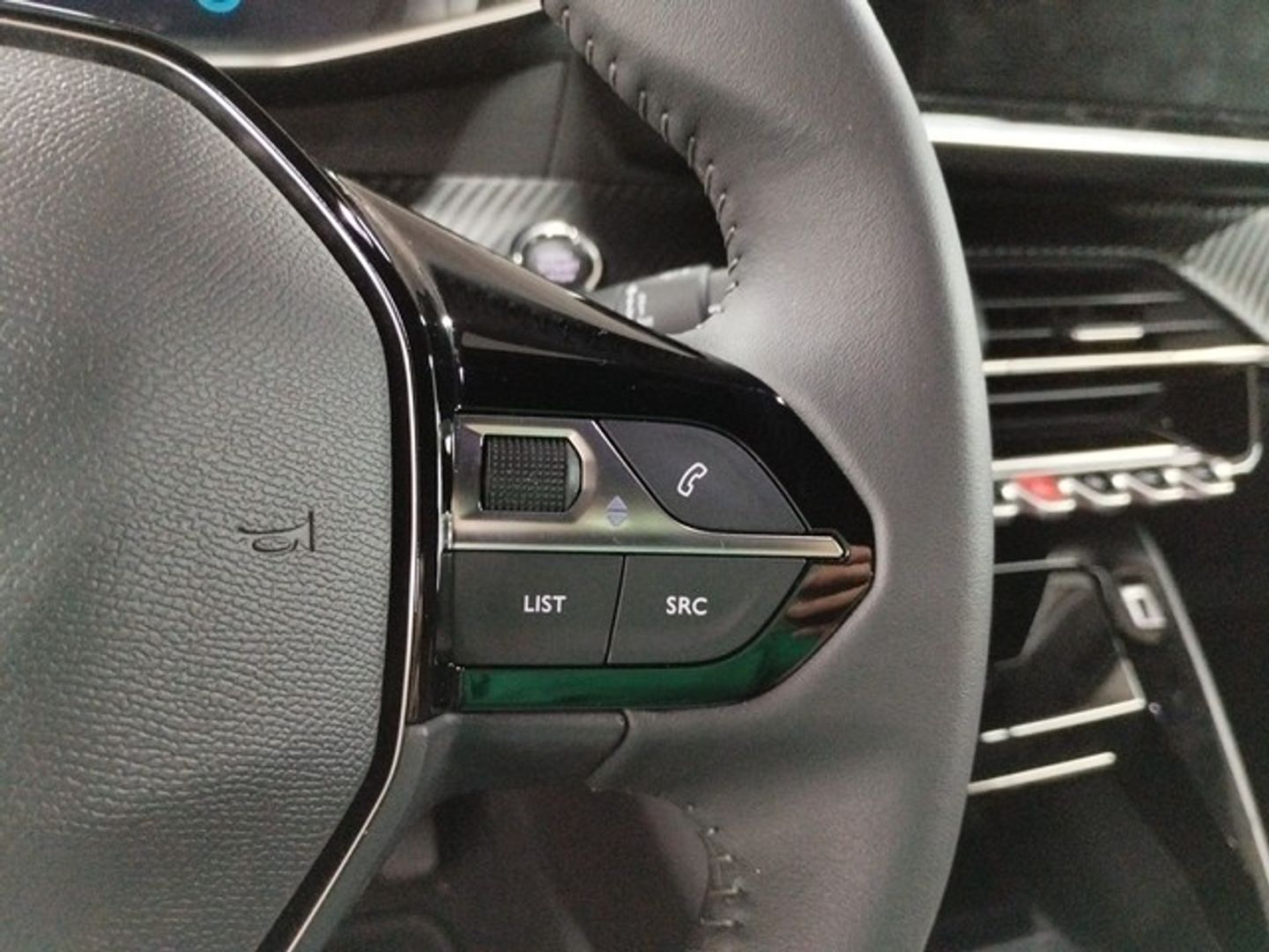 Peugeot e-2008 Eléctrico Allure Pack 100 kW (136 CV)