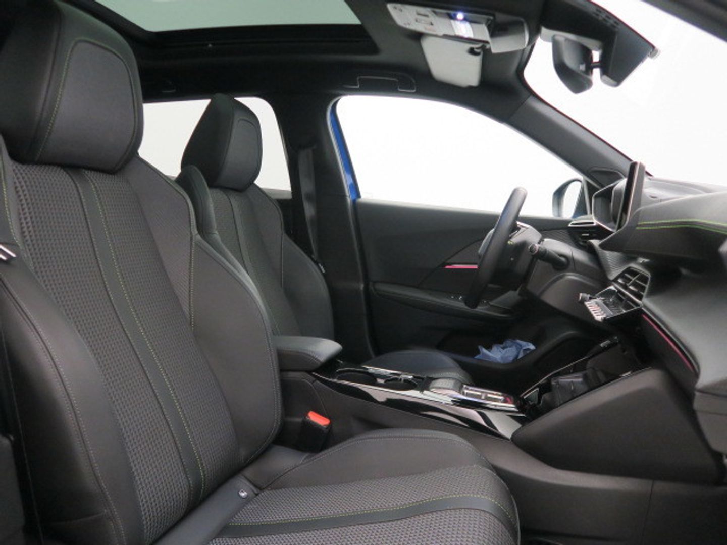 Peugeot e-2008 Eléctrico GT 100 kW (136 CV)