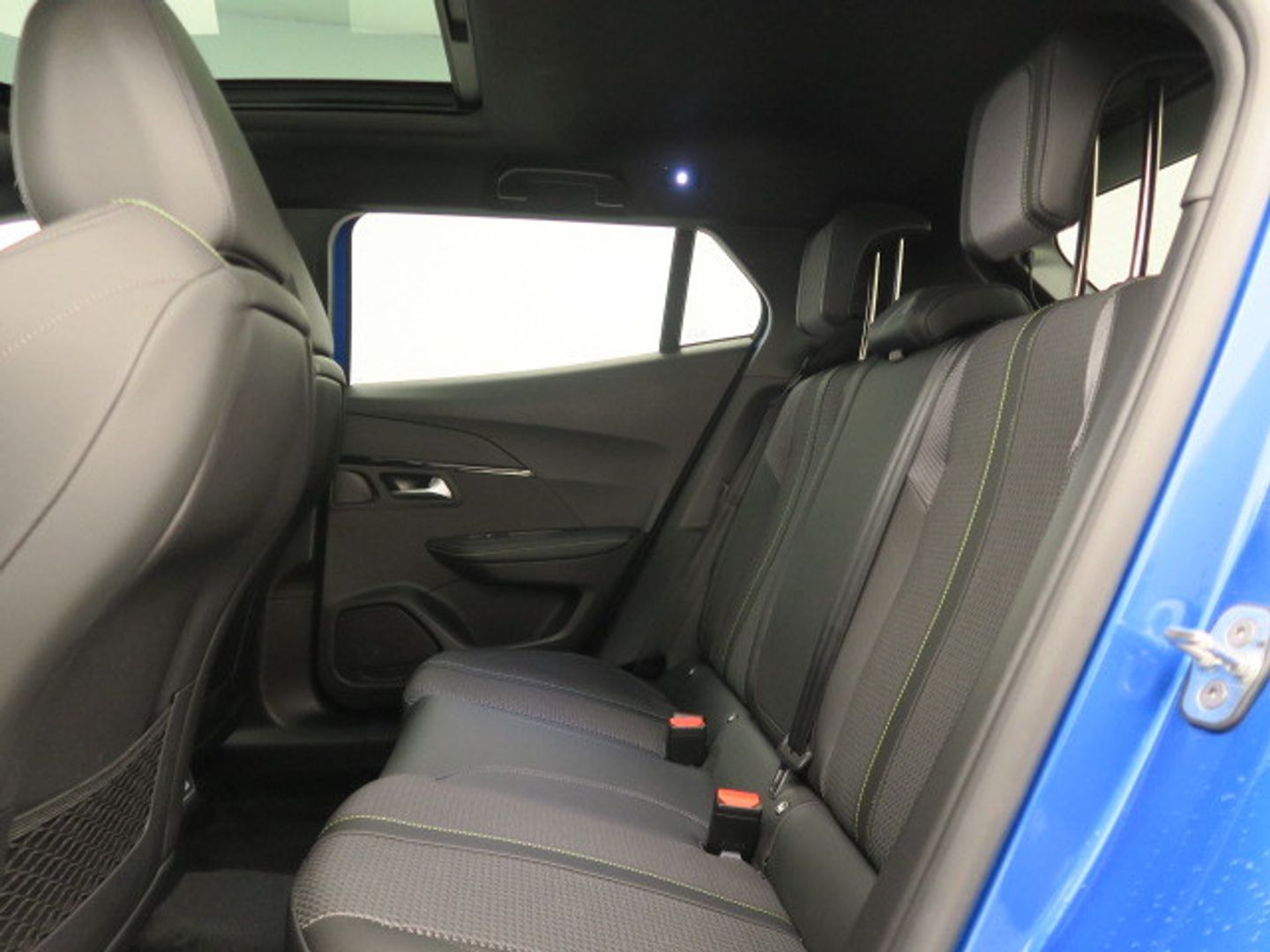 Peugeot e-2008 Eléctrico GT 100 kW (136 CV)