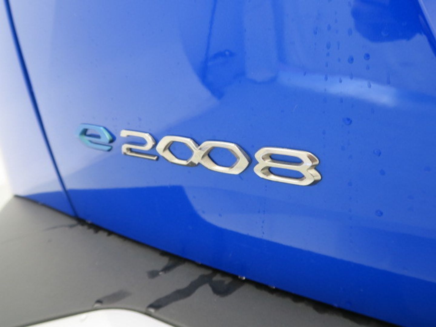 Peugeot e-2008 Eléctrico GT 100 kW (136 CV)
