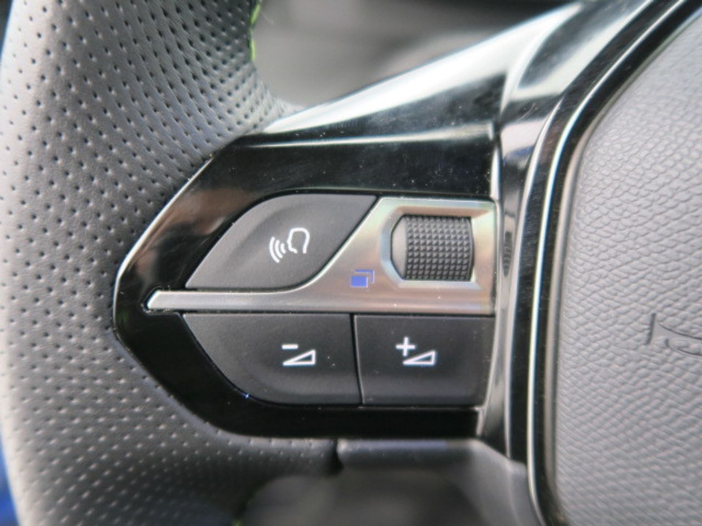 Peugeot e-2008 Eléctrico GT 100 kW (136 CV)